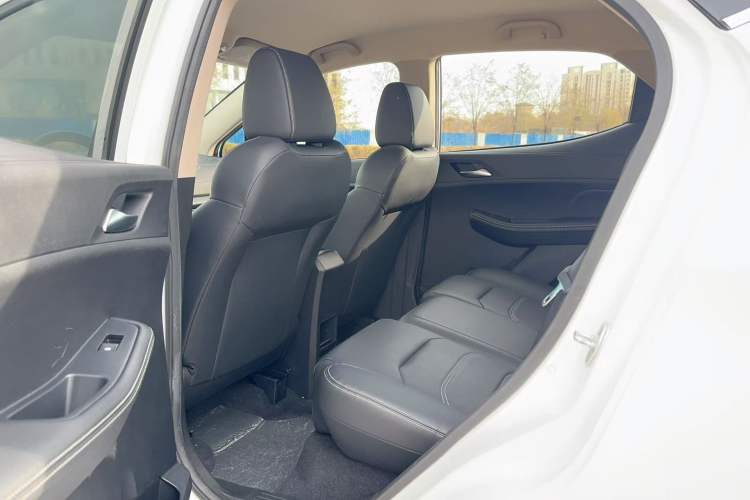 Used BYD Yuan New Energy 2019 EV535 Smart Connect Trendsetting Model Interior 6