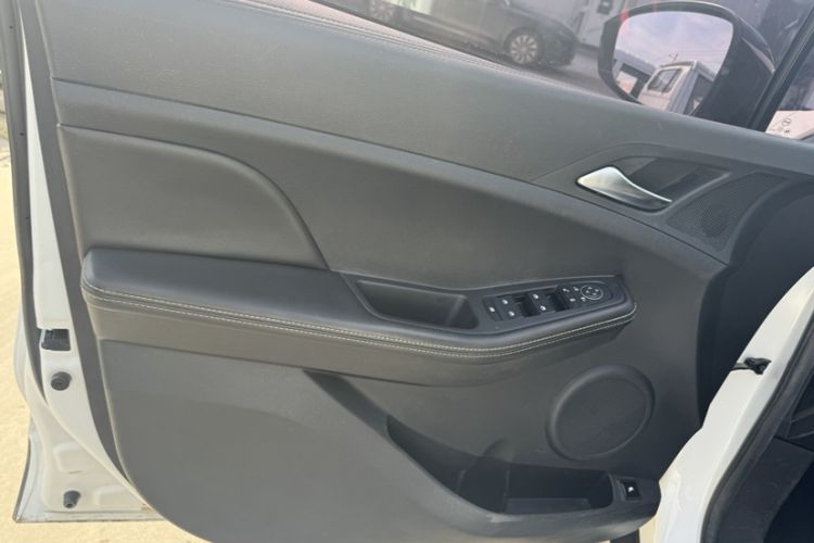 Used BYD Yuan New Energy 2019 EV535 Smart Connect Trendsetting Model Interior 7