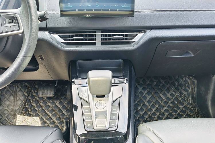 Used BYD Yuan New Energy 2019 EV360 Smart Connect Enjoyment Model Interior 7