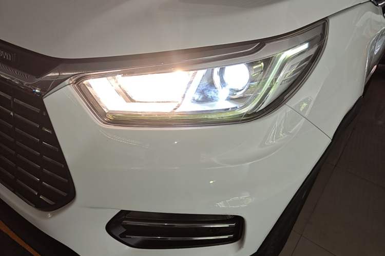 Used BYD Yuan New Energy 2019 EV360 Smart Connect Elite Model Left Front Headlight