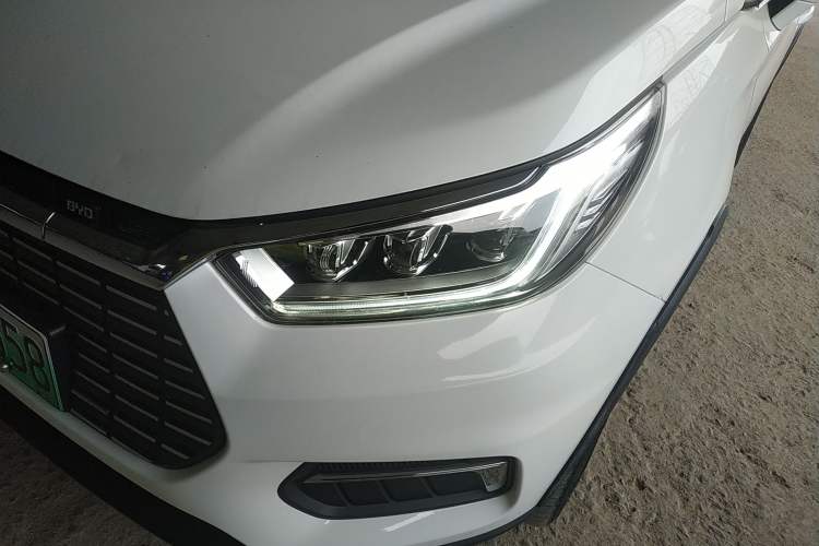 Used BYD Yuan New Energy 2019 EV360 Smart Connect Enjoyment Model Left Front Headlight