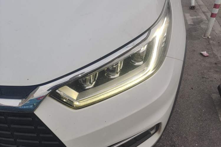 Used BYD Yuan New Energy 2019 EV535 Smart Connect Trendsetting Model Left Front Headlight