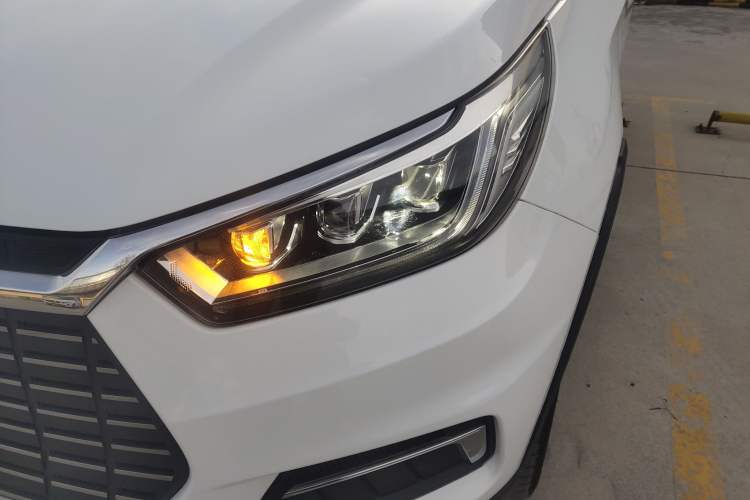 Used BYD Yuan New Energy 2019 EV535 Smart Connect Trendsetting Model Left Front Headlight
