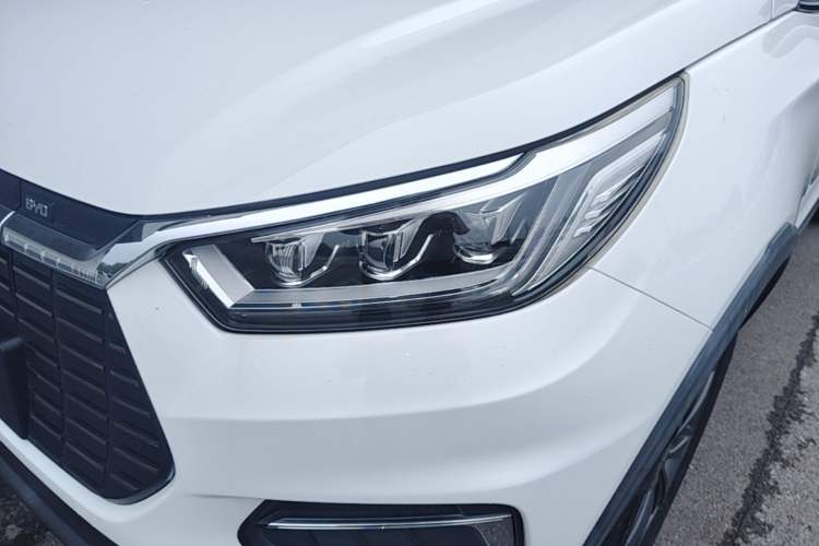 Used BYD Yuan New Energy 2019 EV360 Smart Connect Luxurious Model Left Front Headlight