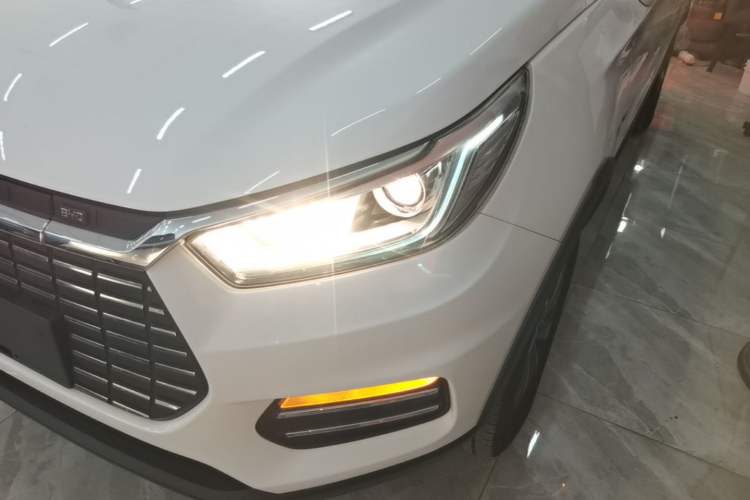 Used BYD Yuan New Energy 2019 EV360 Smart Connect Elite Model Left Front Headlight