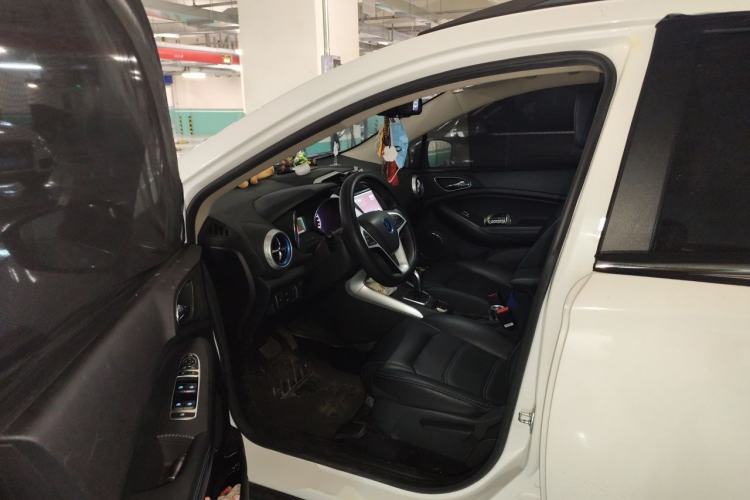 Used BYD Yuan New Energy 2019 EV360 Smart Connect Leading Model Left Front Seat
