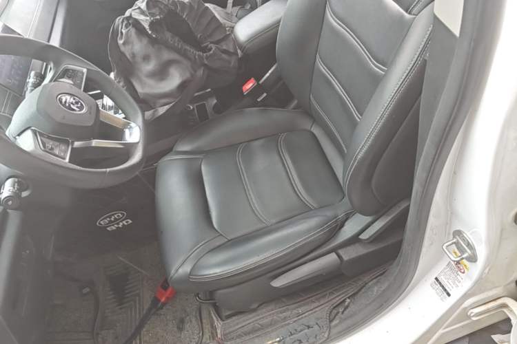 Used BYD Yuan New Energy 2019 EV360 Smart Connect Enjoyment Model Left Front Seat