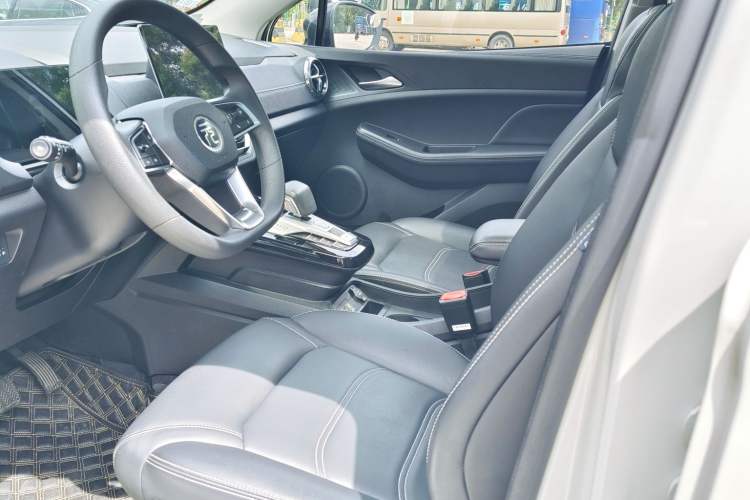 Used BYD Yuan New Energy 2019 EV360 Smart Connect Enjoyment Model Left Front Seat