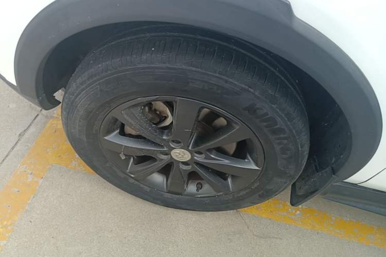 Used BYD Yuan New Energy 2019 EV360 Smart Connect Leading Model Left Front Wheel Hub