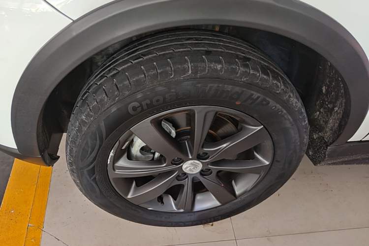 Used BYD Yuan New Energy 2019 EV360 Smart Connect Elite Model Left Front Wheel Hub