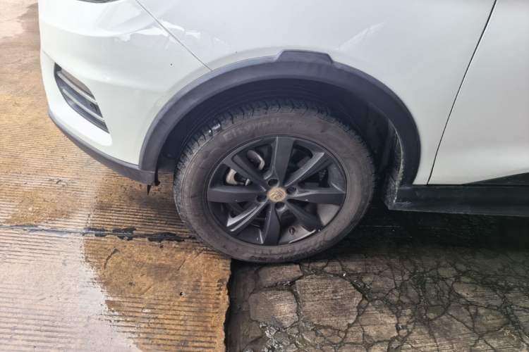 Used BYD Yuan New Energy 2019 EV360 Smart Connect Elite Model Left Front Wheel Hub
