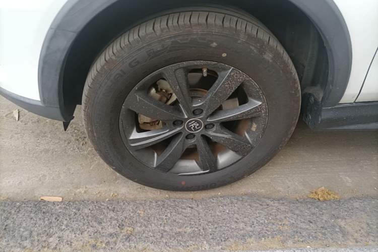 Used BYD Yuan New Energy 2019 EV535 Smart Connect Trendsetting Model Left Front Wheel Hub