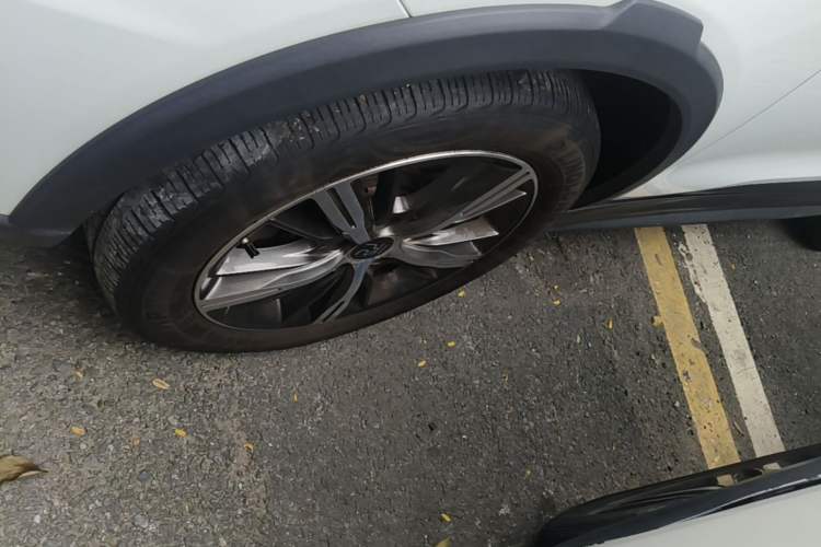 Used BYD Yuan New Energy 2019 EV535 High-Energy Leading Edition Left Front Wheel Hub
