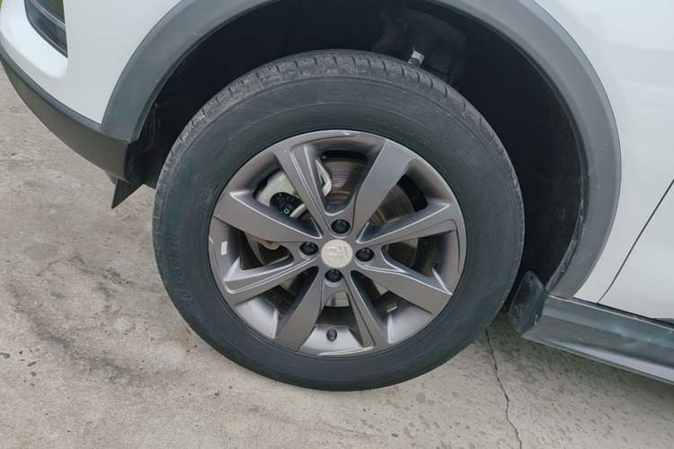 Used BYD Yuan New Energy 2019 EV360 Smart Connect Leading Model Left Front Wheel Hub