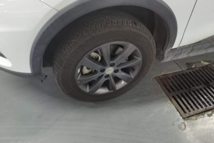 Used BYD Yuan New Energy 2019 EV360 Smart Connect Leading Model Left Front Wheel Hub