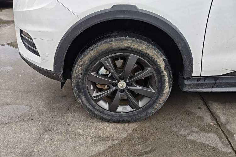 Used BYD Yuan New Energy 2019 EV360 Smart Connect Leading Model Left Front Wheel Hub