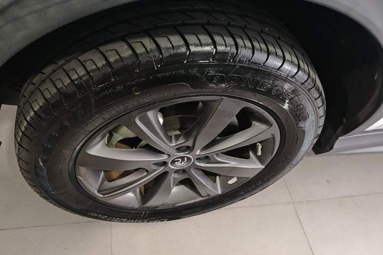 Used BYD Yuan New Energy 2019 EV535 Smart Connect Trendsetting Model Left Front Wheel Hub