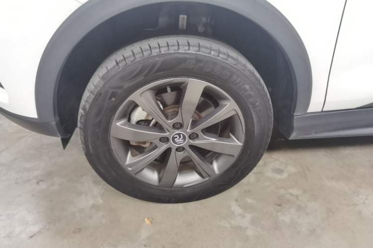 Used BYD Yuan New Energy 2019 EV360 Smart Connect Enjoyment Model Left Front Wheel Hub