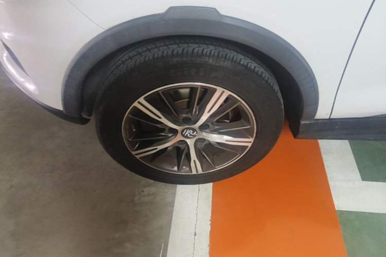 Used BYD Yuan New Energy 2019 EV535 High-Energy Leading Edition Left Front Wheel Hub