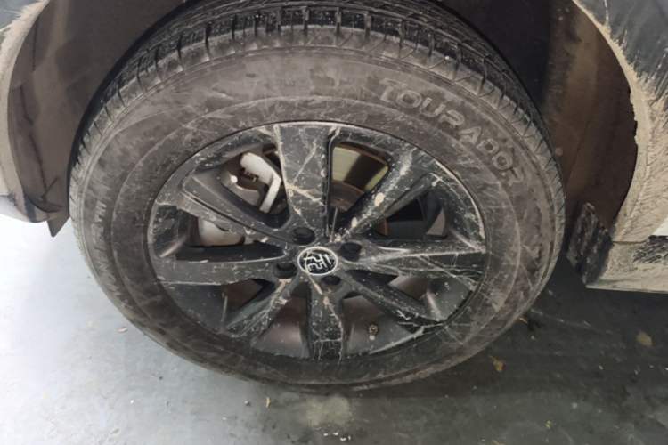 Used BYD Yuan New Energy 2019 EV535 Smart Connect Trendsetting Model Left Front Wheel Hub