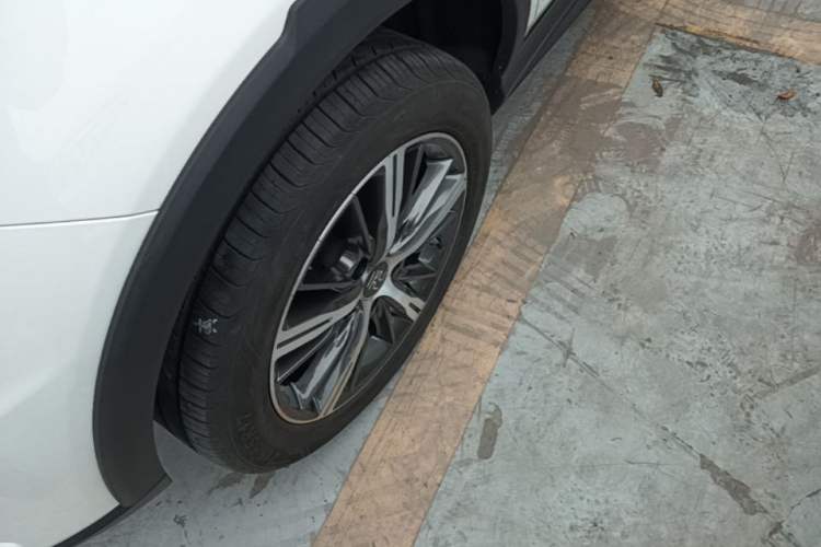 Used BYD Yuan New Energy 2019 EV535 High-Energy Leading Edition Left Front Wheel Hub
