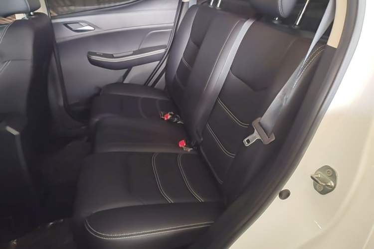 Used BYD Yuan New Energy 2019 EV535 Smart Connect Trendsetting Model Left Rear Seat