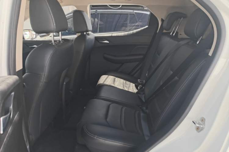 Used BYD Yuan New Energy 2019 EV360 Smart Connect Luxurious Model Left Rear Seat