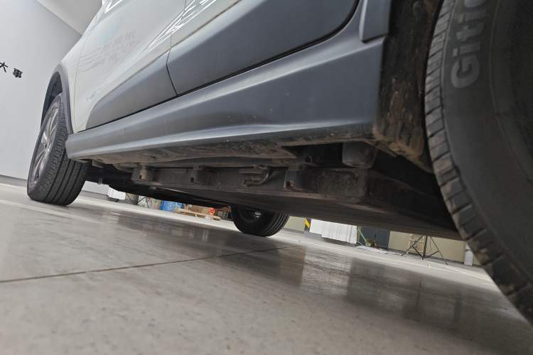 Used BYD Yuan New Energy 2019 EV360 Smart Connect Leading Model Left Side Sill