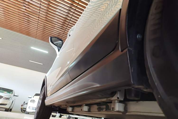 Used BYD Yuan New Energy 2019 EV535 Smart Connect Trendsetting Model Left Side Sill