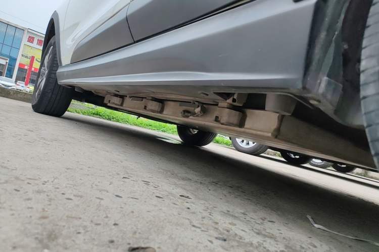 Used BYD Yuan New Energy 2019 EV360 Smart Connect Leading Model Left Side Sill