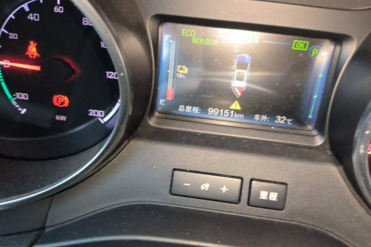 Used BYD Yuan New Energy 2019 EV360 Smart Connect Elite Model Odometer Close Up