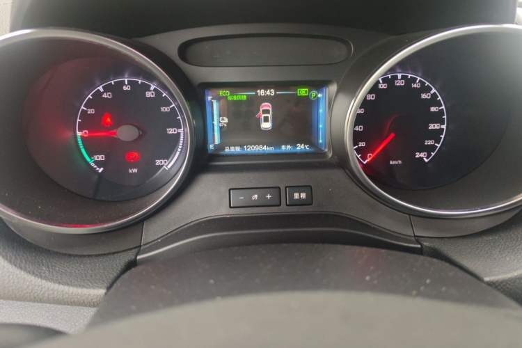 Used BYD Yuan New Energy 2019 EV360 Smart Connect Elite Model Odometer Close Up