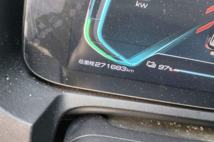 Used BYD Yuan New Energy 2019 EV535 Smart Connect Trendsetting Model Odometer Close Up