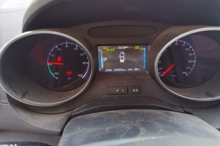 Used BYD Yuan New Energy 2019 EV360 Smart Connect Elite Model Odometer Close Up