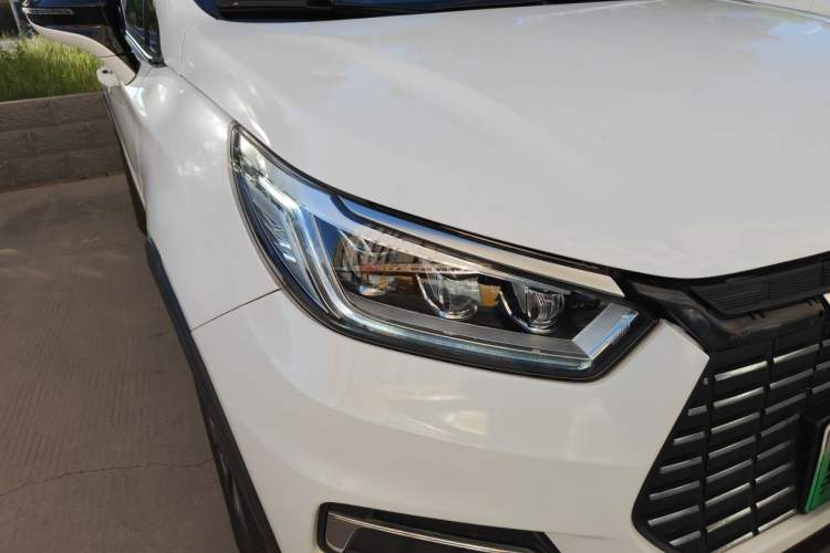 Used BYD Yuan New Energy 2019 EV535 Smart Connect Trendsetting Model Right Front Headlight
