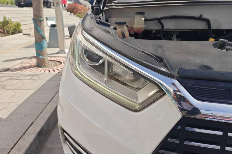 Used BYD Yuan New Energy 2019 EV360 Smart Connect Leading Model Right Front Headlight