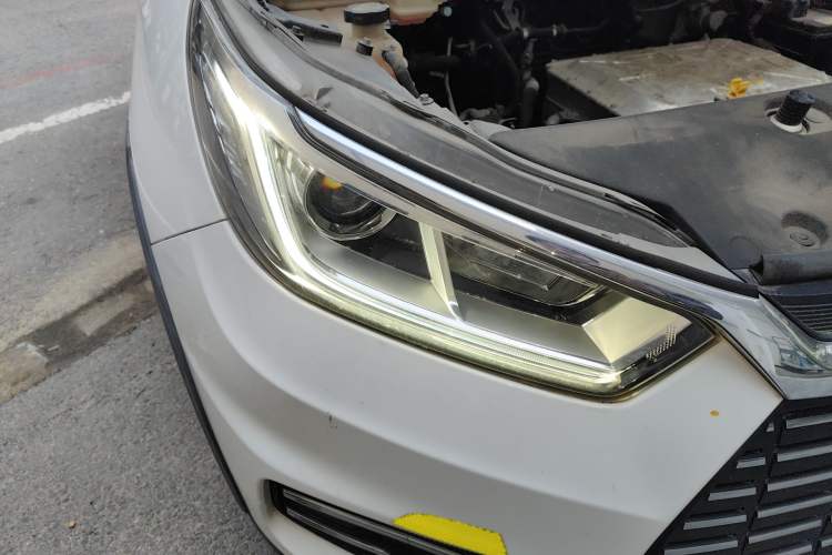 Used BYD Yuan New Energy 2019 EV360 Smart Connect Leading Model Right Front Headlight