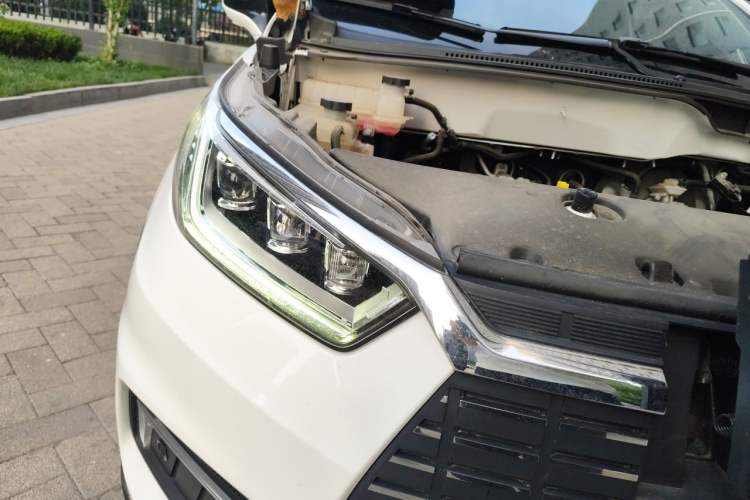 Used BYD Yuan New Energy 2019 EV535 High-Energy Leading Edition Right Front Headlight