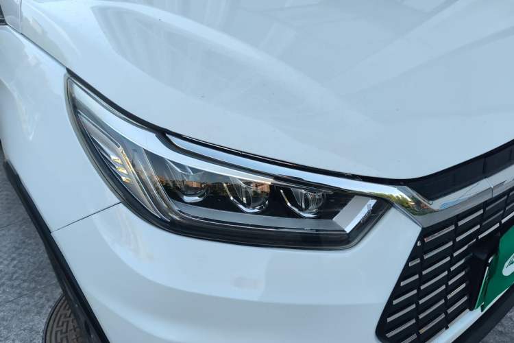 Used BYD Yuan New Energy 2019 EV535 Smart Connect Trendsetting Model Right Front Headlight