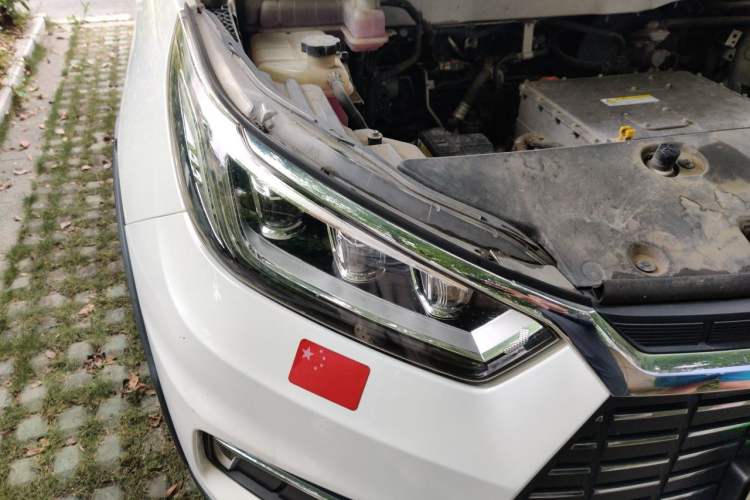 Used BYD Yuan New Energy 2019 EV535 Smart Connect Trendsetting Model Right Front Headlight
