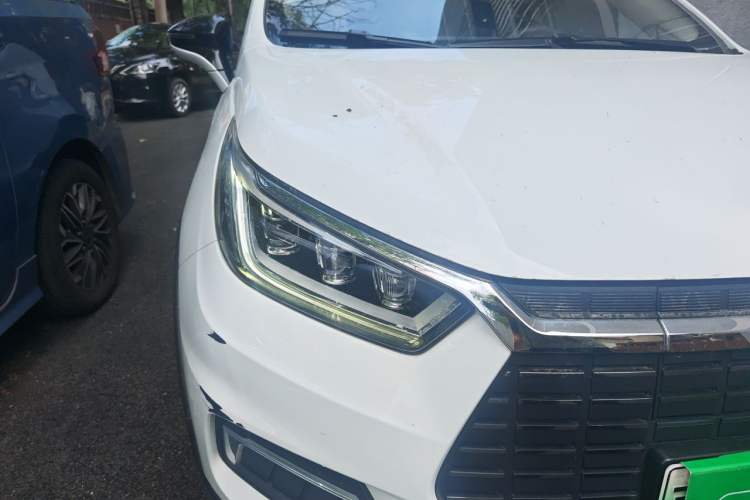 Used BYD Yuan New Energy 2019 EV535 Smart Connect Trendsetting Model Right Front Headlight