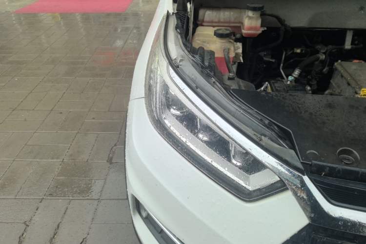 Used BYD Yuan New Energy 2019 EV535 Smart Connect Trendsetting Model Right Front Headlight
