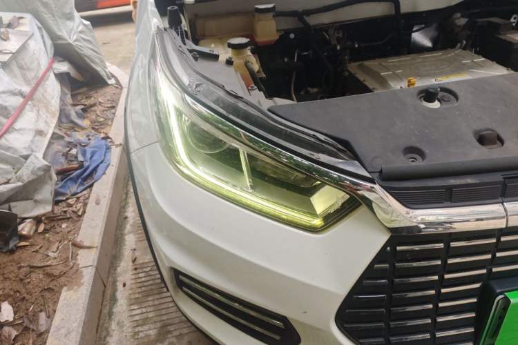 Used BYD Yuan New Energy 2019 EV360 Smart Connect Elite Model Right Front Headlight