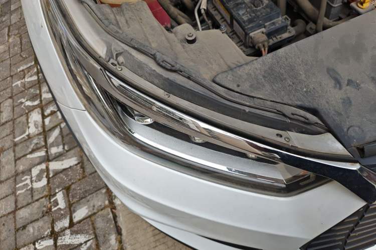 Used BYD Yuan New Energy 2019 EV535 Smart Connect Trendsetting Model Right Front Headlight