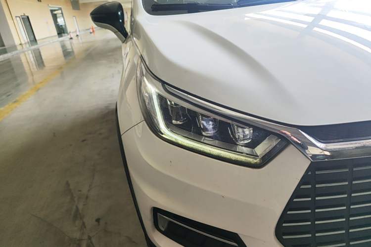 Used BYD Yuan New Energy 2019 EV535 Smart Connect Trendsetting Model Right Front Headlight