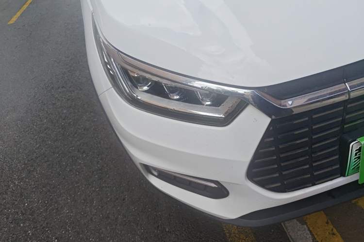 Used BYD Yuan New Energy 2019 EV535 Smart Connect Trendsetting Model Right Front Headlight