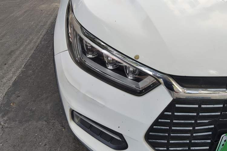 Used BYD Yuan New Energy 2019 EV535 Smart Connect Trendsetting Model Right Front Headlight