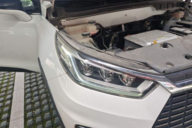 Used BYD Yuan New Energy 2019 EV535 Smart Connect Elite Model Right Front Headlight