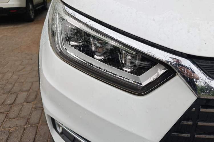 Used BYD Yuan New Energy 2019 EV535 Smart Connect Trendsetting Model Right Front Headlight