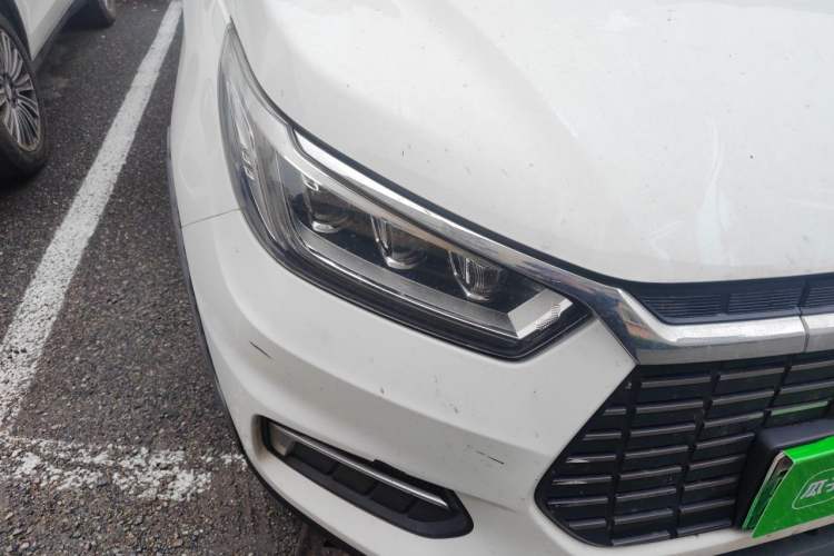 Used BYD Yuan New Energy 2019 EV535 Smart Connect Trendsetting Model Right Front Headlight